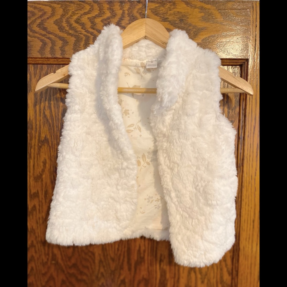 Girls furry vest